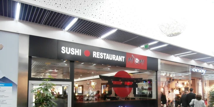Velké sushi menu s 35 kousky i salátem