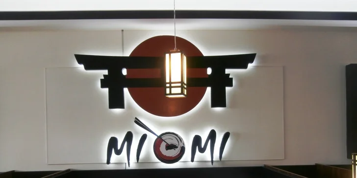 Velké sushi menu s 35 kousky i salátem