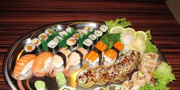 Velké sushi menu s 35 kousky i salátem