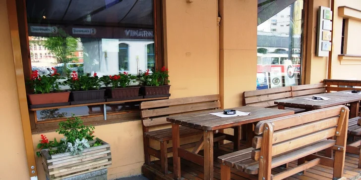 2× hamburger a hranolky či restované brambory U Šebestiána