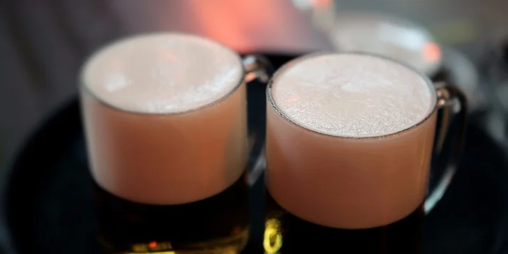 Kilo kuřecích a vepřových řízků v restauraci Ka-Varna