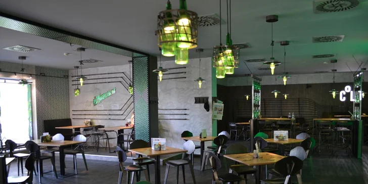2x burger s hranolky a nápoji v Excelent Urban Pub Koley