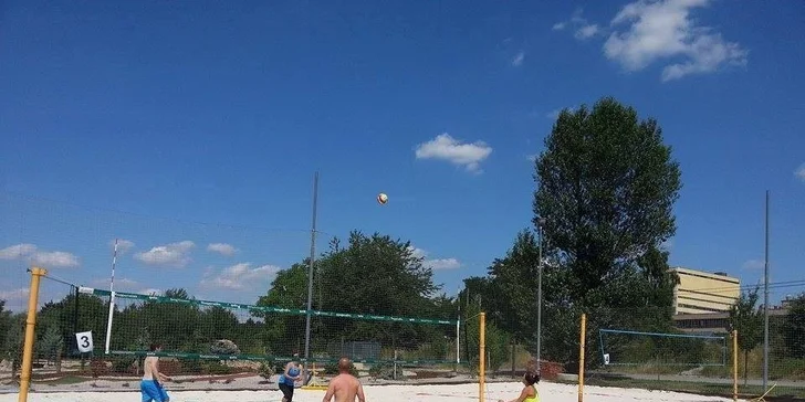 Hodina plážového volejbalu v Beach Parku Modřany