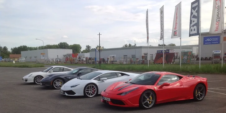 Zážitek na 4 kolech: Projeďte se ve Ferrari, Lamborghini, Maserati nebo Porsche