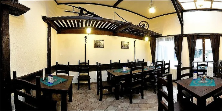 1,5 kg grilovaných kuřecích křídel + 3 omáčky