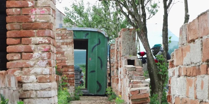 4hodinová paintballová bitva na venkovním hřišti