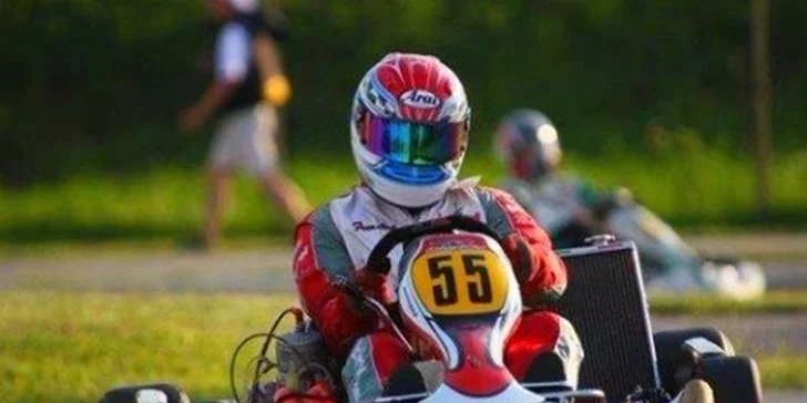 2x 15 minut dravé jízdy na motokárách