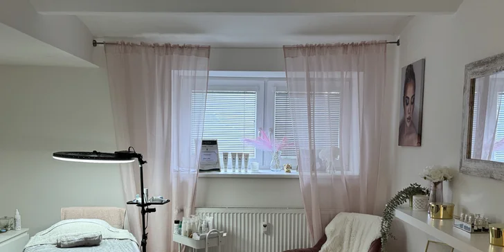 Salon, kde si dokonale odpočinete, najdete přímo u zastávky Hutařova. 
