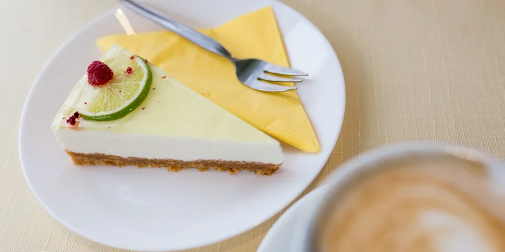 Oslaď si deň zákuskom s kávou, čokoládou alebo horúcim nápojom