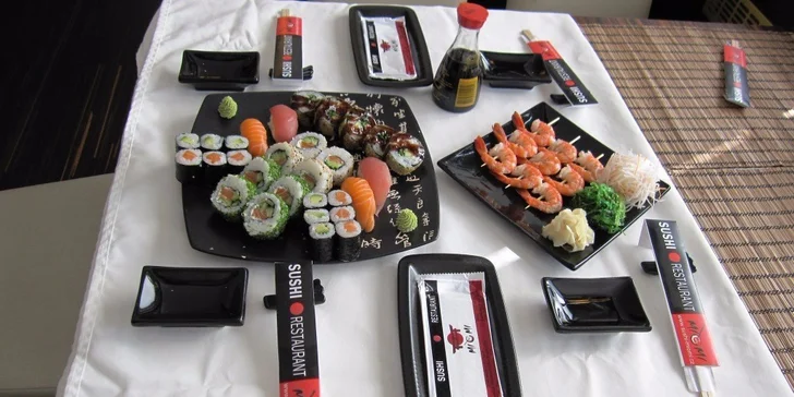 Kousky sushi, mořské řasy i čerstvý salát v Sushi Miomi