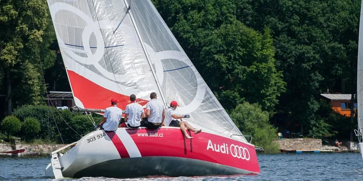 Adrenalinová nebo relaxační plavba na plachetnici Audi až pro 4 osoby