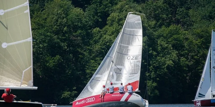 Adrenalinová nebo relaxační plavba na plachetnici Audi až pro 4 osoby