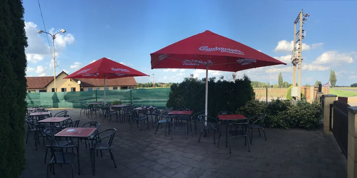 Zázemí přilehlé restaurace.
