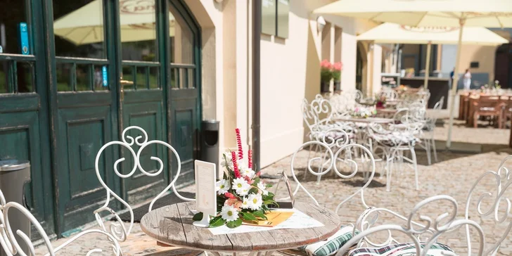 Romantická noc v Zámeckém Hotelu Ctěnice****