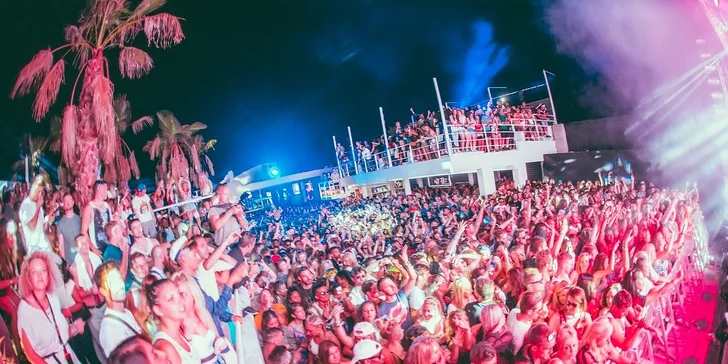 Zájezd na roztančenou beach party na chorvatské pláži Zrće