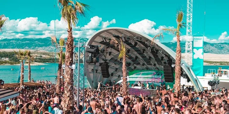 Zájezd na roztančenou beach party na chorvatské pláži Zrće