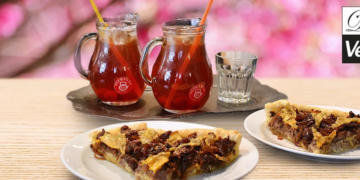 2x quiche se špičkovým hovězím masem a ledové čaje