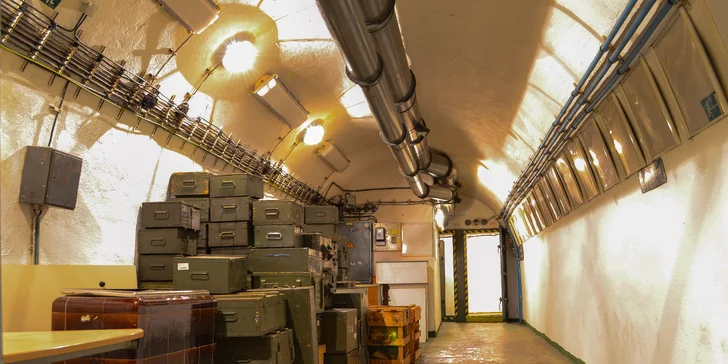 Projdete se okolo Olšanského náměstí a zavítáte i do atomového bunkru pod Parukářkou.