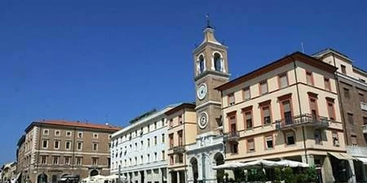 Koupání a opalování na pláži: 7 nocí v Rimini s polopenzí + dítě do 12 let zdarma