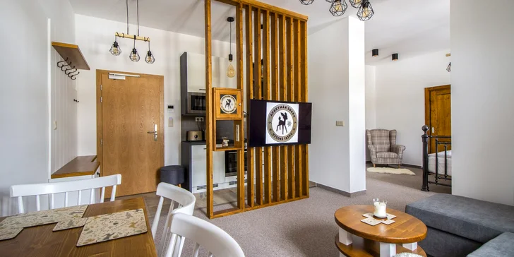 Ubytovanie pre 2–4 osoby nájdete v luxusnom apartmáne Srnka s krásnym výhľadom na štíty Vysokých Tatier. 