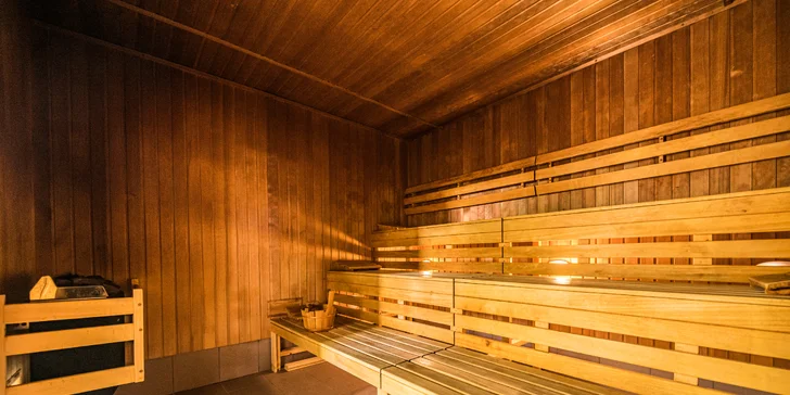 Prohřeje vás finská i parní sauna. 