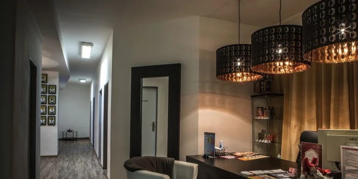Salon najdete v centru města – v Pražské ulici. 