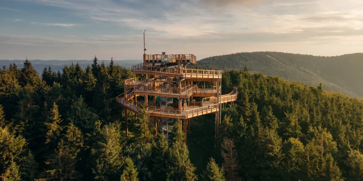 Hotel má ideální výchozí polohu pro výlety do okolních hor. 