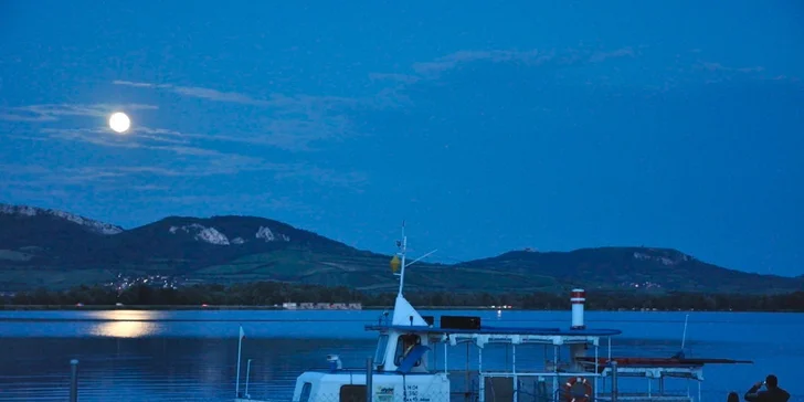 Okružní plavba po Mušovské nádrži s výhledem na Pálavu