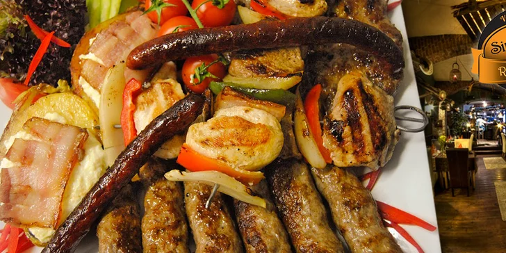 Chutný a bohatý Kalemegdanský mix grill (600 g) pro dva
