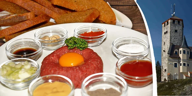 Hovězí tatarák s porcí zlatých topinek v restauraci Liberecká výšina