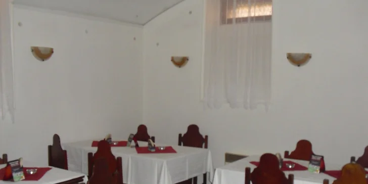 Vepřové a kuřecí řízečky v restauraci Grillpoint