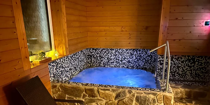 Těšte se na vířivku, saunu, prosecco, domácí limonádu a kávu.