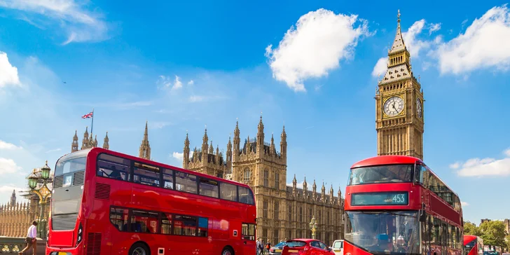 Westminsterský palác, sídlo britského parlamentu, slavná hodinová věž Big Ben a Westminsterské opatství (UNESCO) patří k nejkrásnějším budovám v Londýně.
