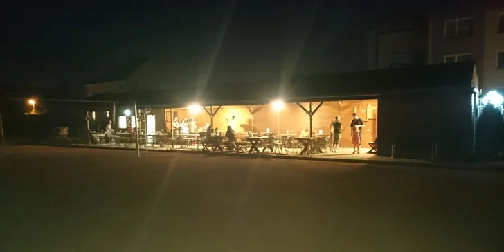 Hodina tenisu nebo 2 hodiny nohejbalu či beach volejbalu