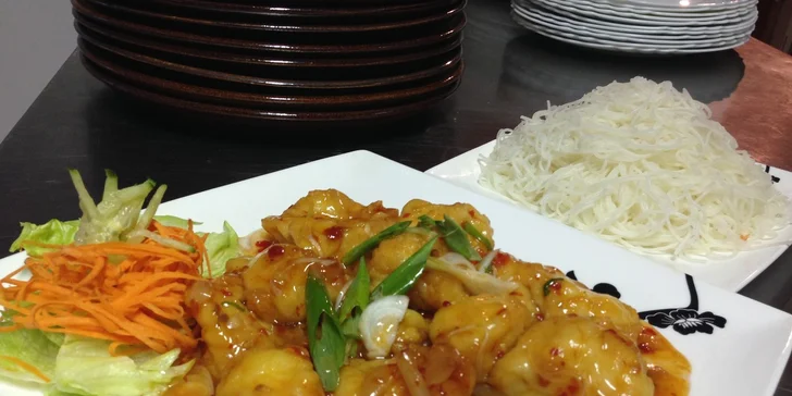 Thajské letní menu pro dva - polévka, sushi, nudle
