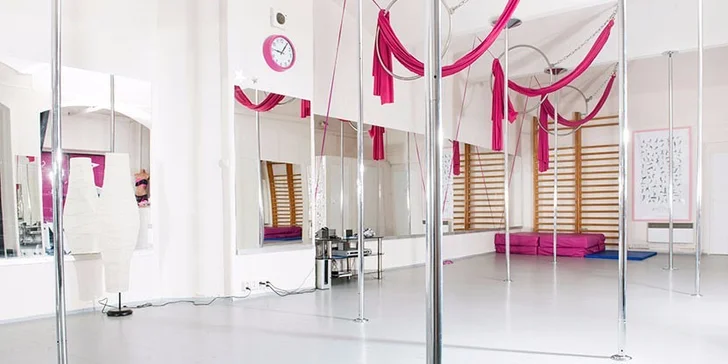 Permanentka do tanečního centra Moschna – pole dance, twerk, hoop atd.
