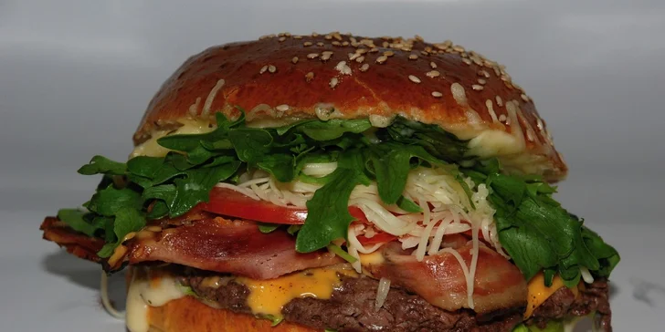 Dva poctivé domácí burgery dle vlastního gusta