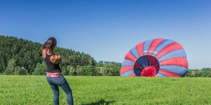 Vyhlídkový let horkovzdušným balonem – 60 minut v oblacích