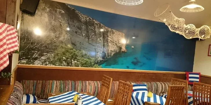 Dva šťavnaté balkánské hovězí burgery s domácími hranolky