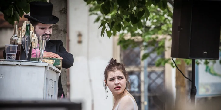 Dvojí proměna aneb Co je blbějšího než divadlo? (Dvě divadla)