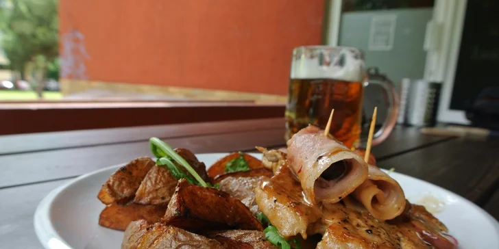 Dva 200g steaky dle výběru s přílohami v restauraci Čertovka