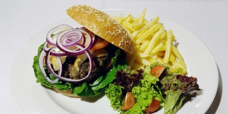 Bohaté 3chodové burgerové menu pro 2