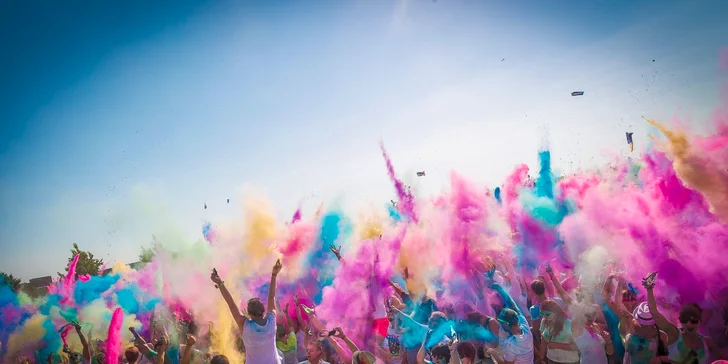 Holi Open Air Festival – barevná oslava míří do Prahy