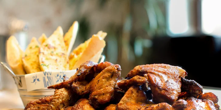 2 kg kuřecích křídel v medovo-ořechové marinádě v Gustonu