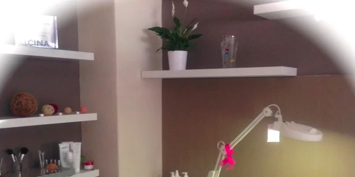 Ošetření pleti 2 v 1 mikrodermabrazí a UV špachtlí