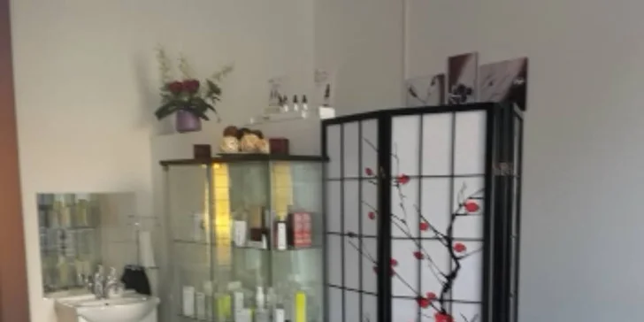 Shellak CND včetně manikúry