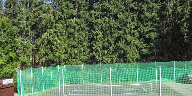 Pohodové léto pod Lysou horou: polopenze, sauna a možnost koupání v sudech