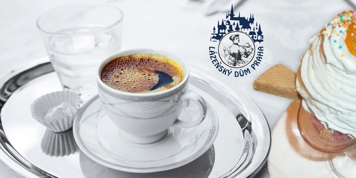 Vynikající zmrzlinový pohár a k němu espresso a minerálka