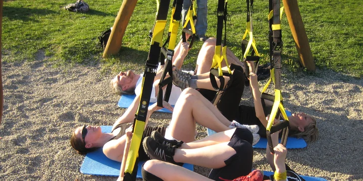 S sebou kromě sportovního oblečení, obuvi a pití nic nepotřebujete – veškeré pomůcky a vybavení zajistí trenér.