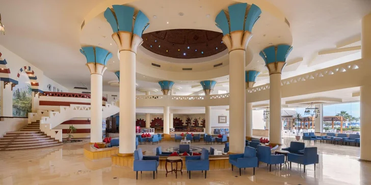 Hlavní hotelová restaurace denně chystá pestré a bohaté bufetové stoly.